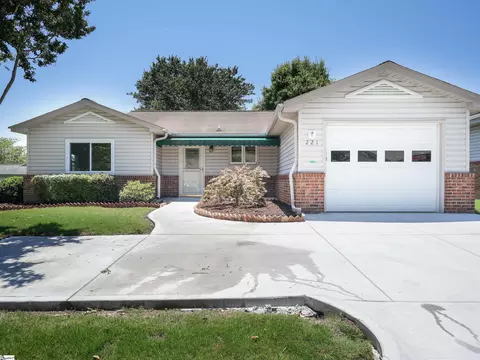 221 Lakeside Cir, Greenville, SC 29615