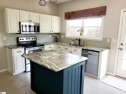 105 Cotter Ln, Greer, SC 29650 photo 6