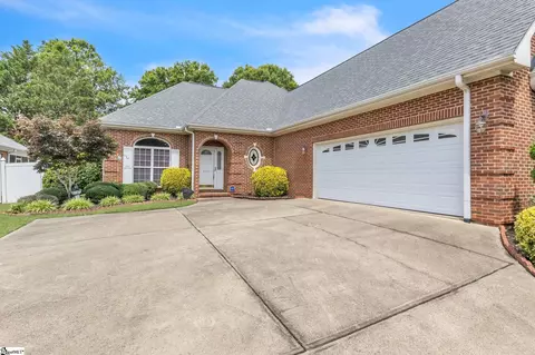 100 Banbury Cir, Simpsonville, SC 29681