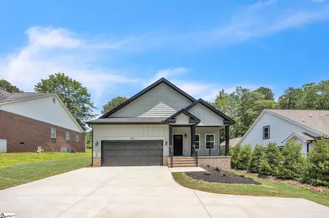 1027 Jacobs Rd, Greenville, SC 29605