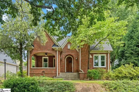 11 Augusta Ct, Greenville, SC 29605