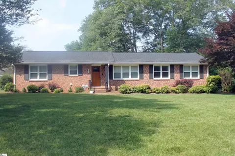 106 Willenhall Ln, Greenville, SC 29611