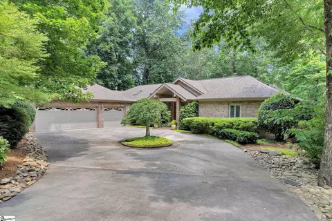 200 Knightsridge Rd, Travelers Rest, SC 29690