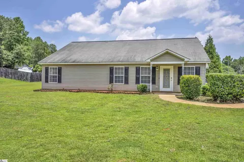 121 Redcoat Ct, Simpsonville, SC 29680