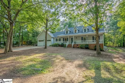 211 Douglas Dr, Simpsonville, SC 29681