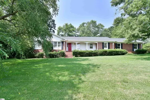 16 Cape Charles Dr, Greenville, SC 29615