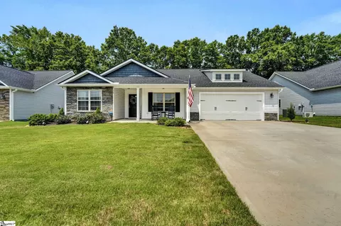 14 Lockeland Park Dr, Simpsonville, SC 29681