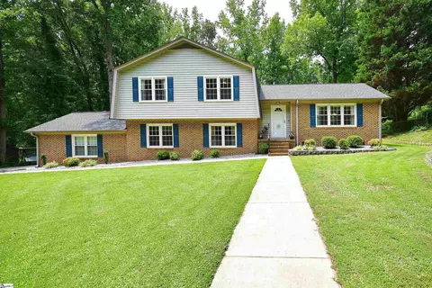 17 Burlwood Ct, Taylors, SC 29687