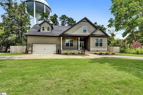1112 Locust Hill Rd, Greer, SC 29651