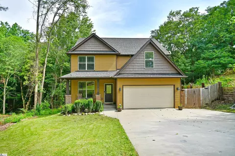 200 Hunters Woods Dr, Simpsonville, SC 29680