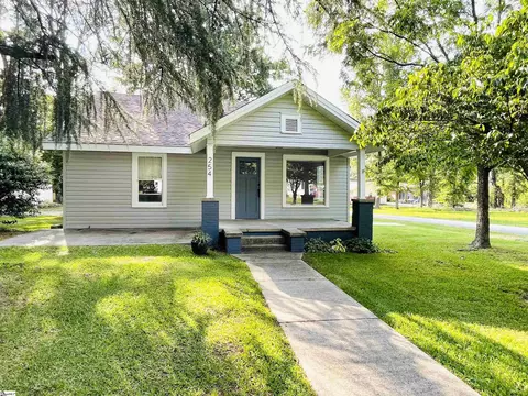 254 Lakewood Dr, Woodruff, SC 29388
