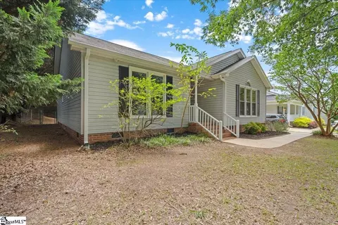 124 Fairview Pl, Greer, SC 29651 photo 2