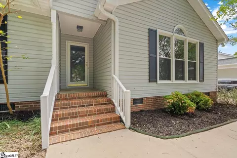 124 Fairview Pl, Greer, SC 29651 photo 4