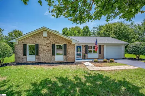 109 Lasalle Pl, Simpsonville, SC 29680