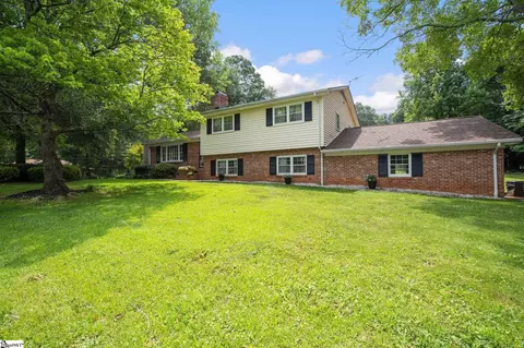 101 Woodburn Dr, Taylors, SC 29687