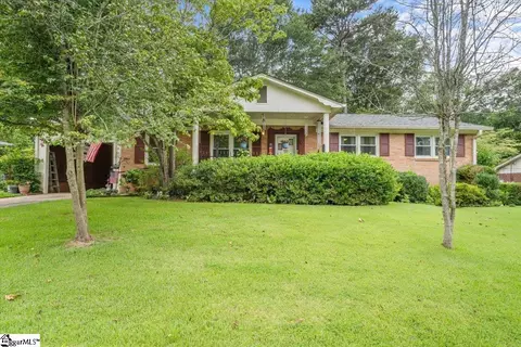 18 Fairford Cir, Taylors, SC 29687