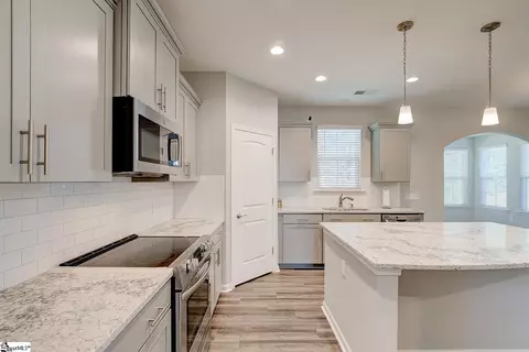 400 Plumblee Ln, Easley, SC 29642 photo 8