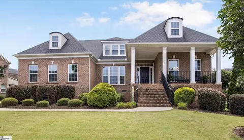 15 Chicora Wood Ln, Simpsonville, SC 29681