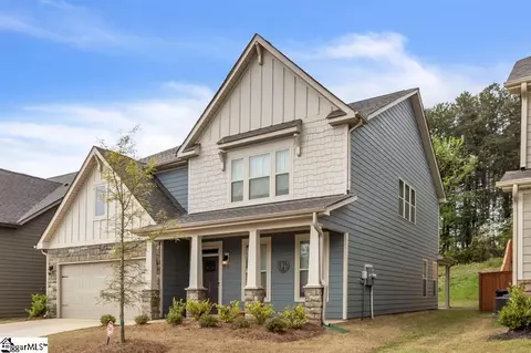 229 Raleighwood Ln, Simpsonville, SC 29681