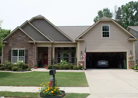 1 Oak Willow Ct, Fountain Inn, SC 29644