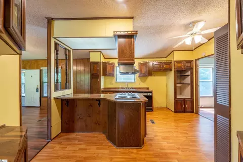 312 Catawba Dr, Easley, SC 29640 photo 4