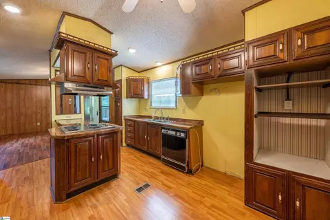 312 Catawba Dr, Easley, SC 29640 photo 5
