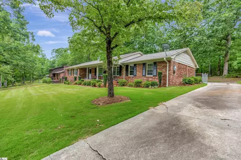 9 Tamarack Trl, Greenville, SC 29609