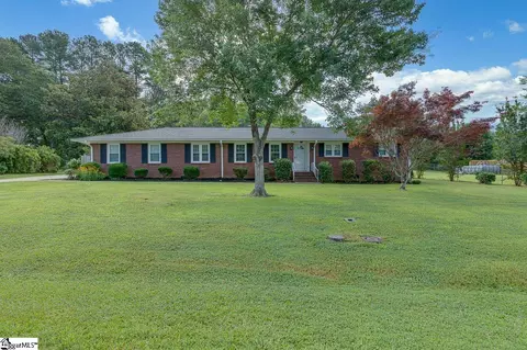 8 Notre Dame Dr, Greenville, SC 29617