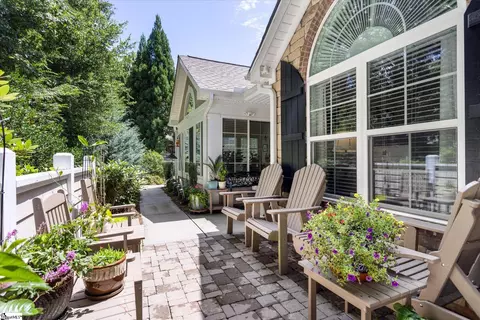 134 Grinders Cir, Greer, SC 29650