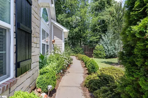 134 Grinders Cir, Greer, SC 29650 photo 3