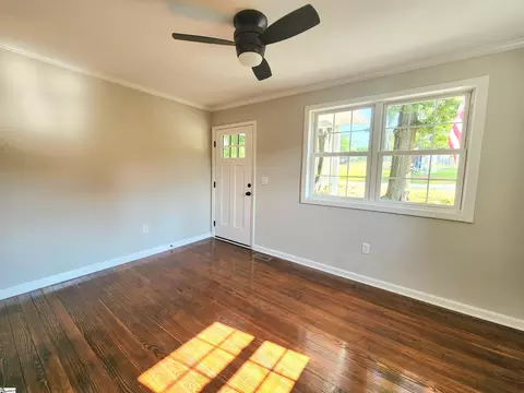602 W D Ave, Easley, SC 29640 photo 8
