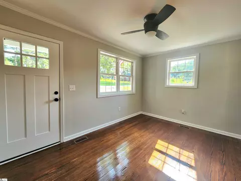 602 W D Ave, Easley, SC 29640 photo 7