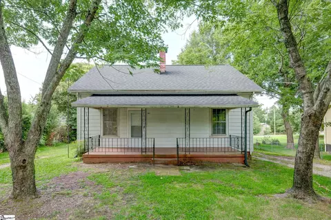 507 Connecticut Ave, Greer, SC 29650