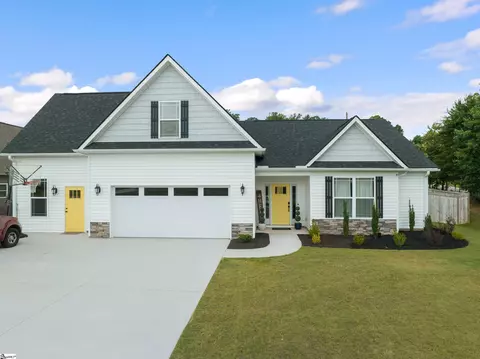2 Judge Looper Ct, Travelers Rest, SC 29690