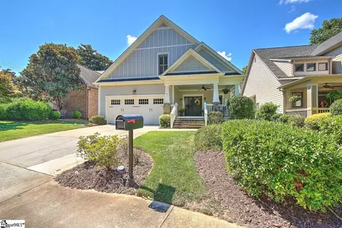 11 Oak Crest Ct, Greenville, SC 29605