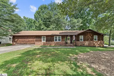 202 Canebreak Ln, Simpsonville, SC 29681