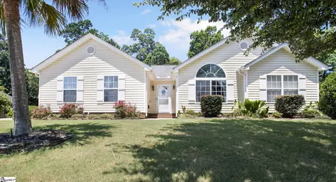 22 Camrose Dr, Greer, SC 29651