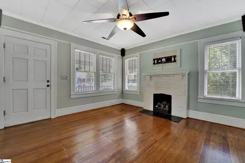207 Pine St, Greer, SC 29650 photo 8