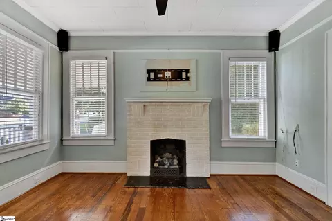 207 Pine St, Greer, SC 29650 photo 9