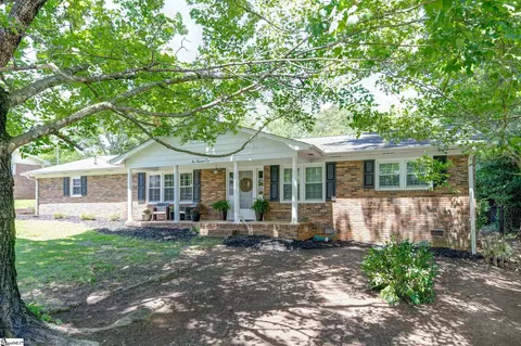 105 Clay St, Easley, SC 29642
