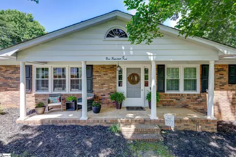 105 Clay St, Easley, SC 29642 photo 2