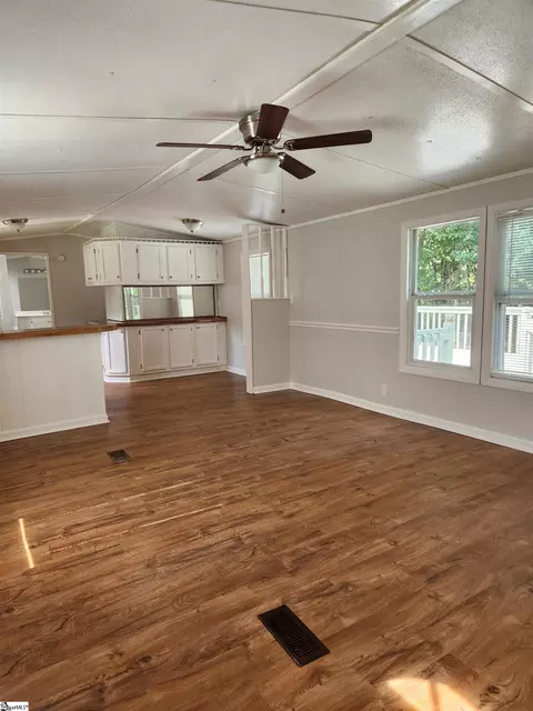 109 Coppice Ct, Easley, SC 29640 photo 4