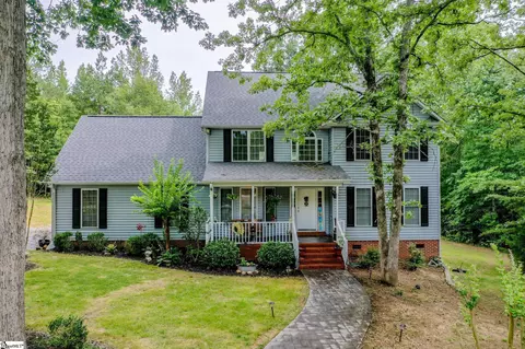 535 Grandwood Blvd, Gray Court, SC 29645