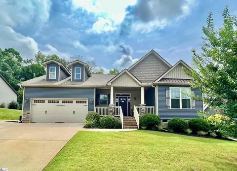 105 Mountain Slope Ct, Travelers Rest, SC 29690