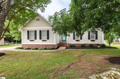 107 W Marley Ln, Simpsonville, SC 29681