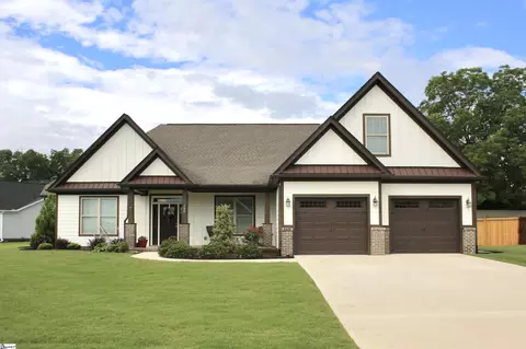 304 Charney Ln, Greer, SC 29651