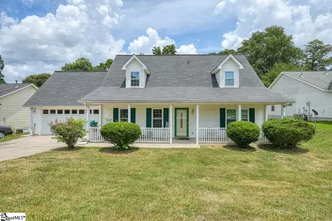508 Country Gardens Dr, Fountain Inn, SC 29644