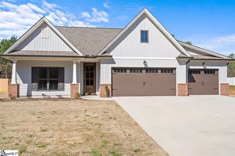 93 Dendy St, Pelzer, SC 29669