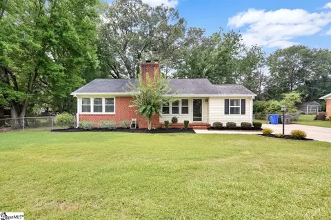 8 Berea Ln, Greenville, SC 29617