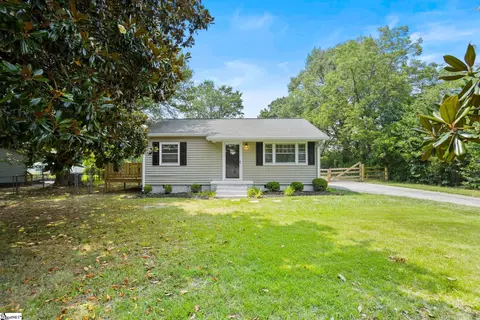 303 Meridian Ave, Taylors, SC 29687